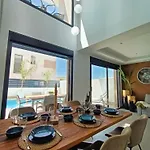 R-40-2 Luxurious * Лос-Монтесинос
