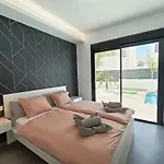 R-40-2 Luxurious * Лос-Монтесинос