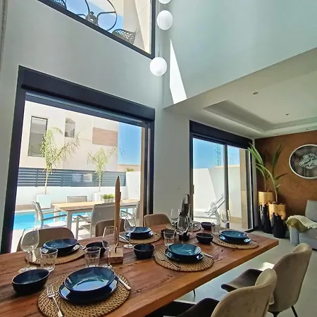 R-40-2 Luxurious With Pool * Los Montesinos
